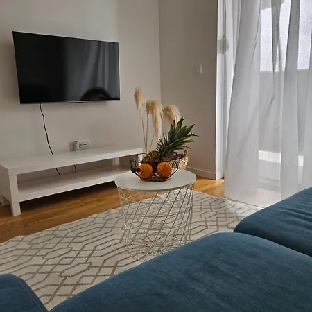 公寓 With Garage Parking Space