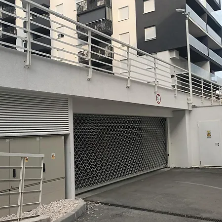 With Garage Parking Space *