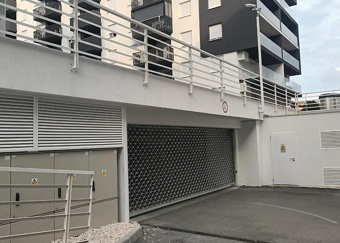 With Garage Parking Space *
